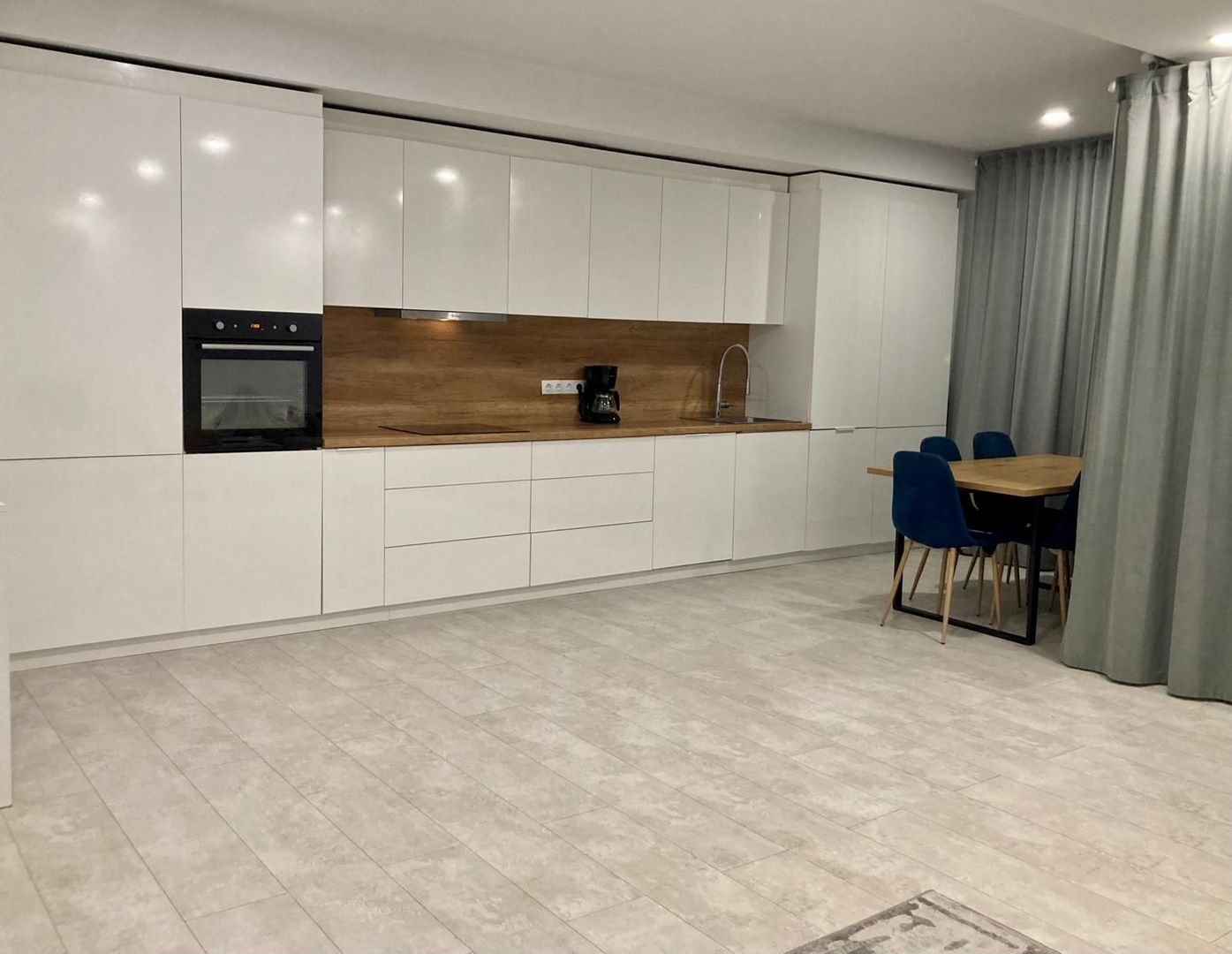 COSMOPOLIS - Apartament cu 3 camere, mobilat si utilat. - Poză 6