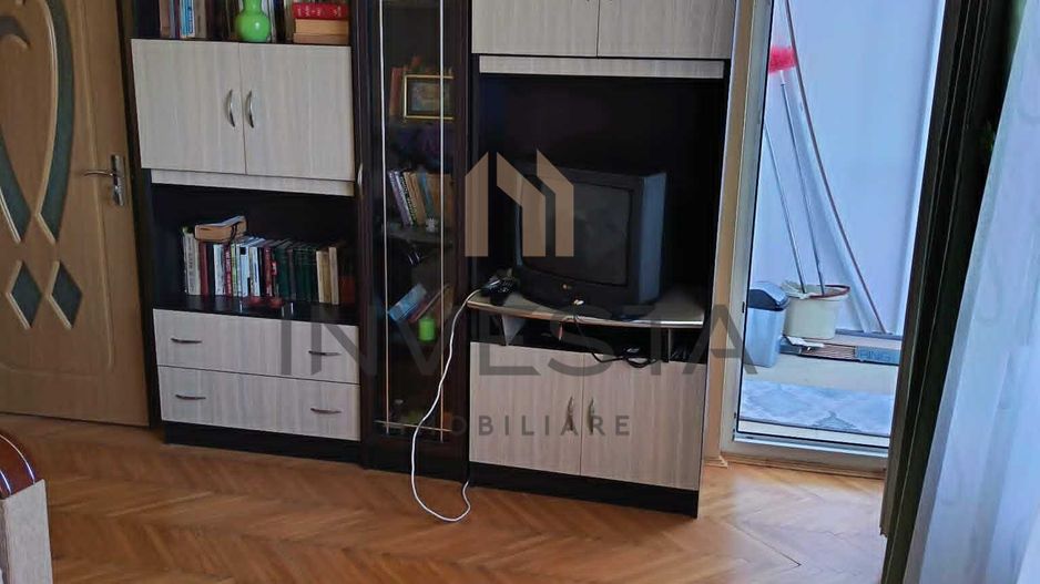 Apartament cu 2 camere decomandate, etaj intermediar, zona Manastur! - Poză 2