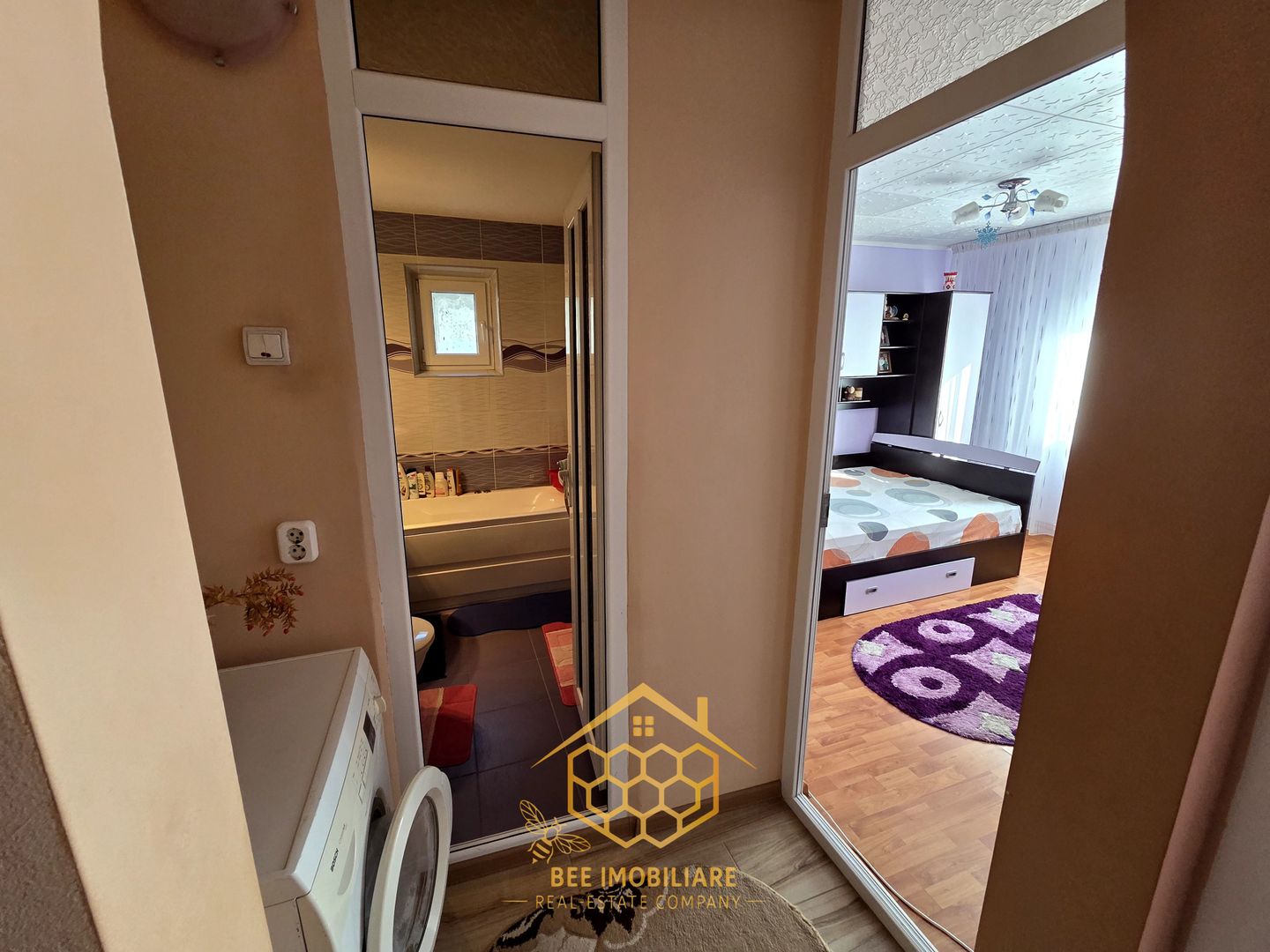 Apartament cu 3 camere in zona centrala - Filiasi - Poză 11