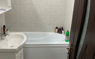 VANDUT! Garsoniera renovata etaj 1 bloc reabilitat - Poză 6