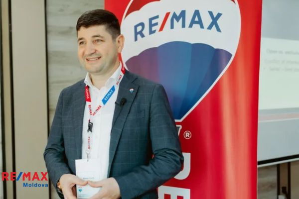 Interviu cu Răzvan Cuc și Alexei Curti: Beneficiile de a fi parte din franciza RE/MAX
