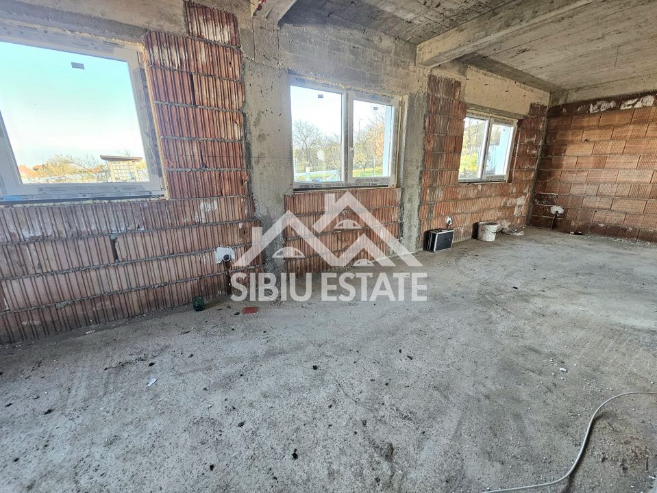 Casa duplex , 310 mp teren, Sura Mica , Sibiu - Poză 4