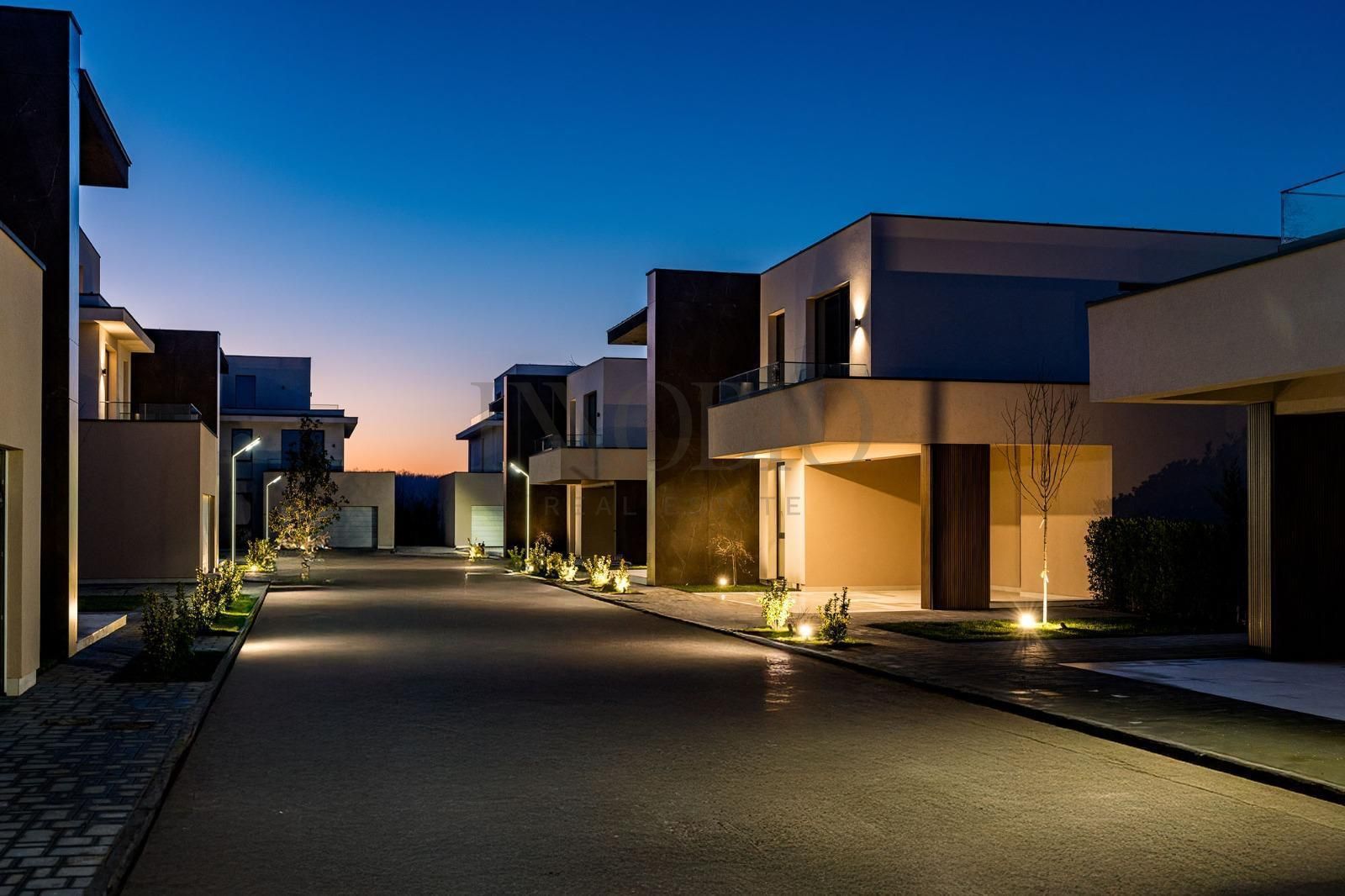 Luxury Villa | Forest Views | Jacuzzi | Pipera - Poză 2
