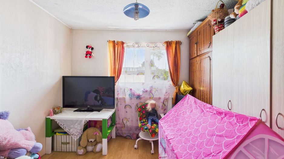 Casă cu 4 camere pe Bd. Laminorului – modernă și întreținută - Poză 12