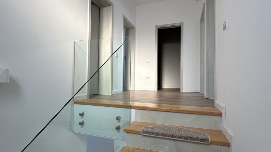 Duplex despărtit  prin garaj zona Ikea - Poză 33