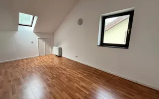 VILA CU 5 CAMERE LA INCHIRIERE PE MALUL LACULUI STRAULESTI - Poză 15