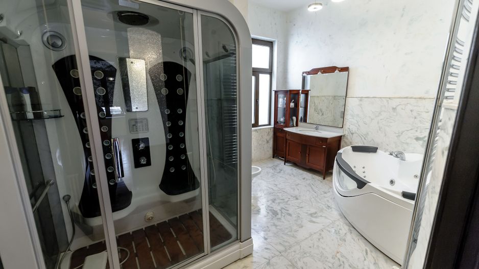 Apartament deosebit cu 4 camere, strada Cloșca - Poză 11