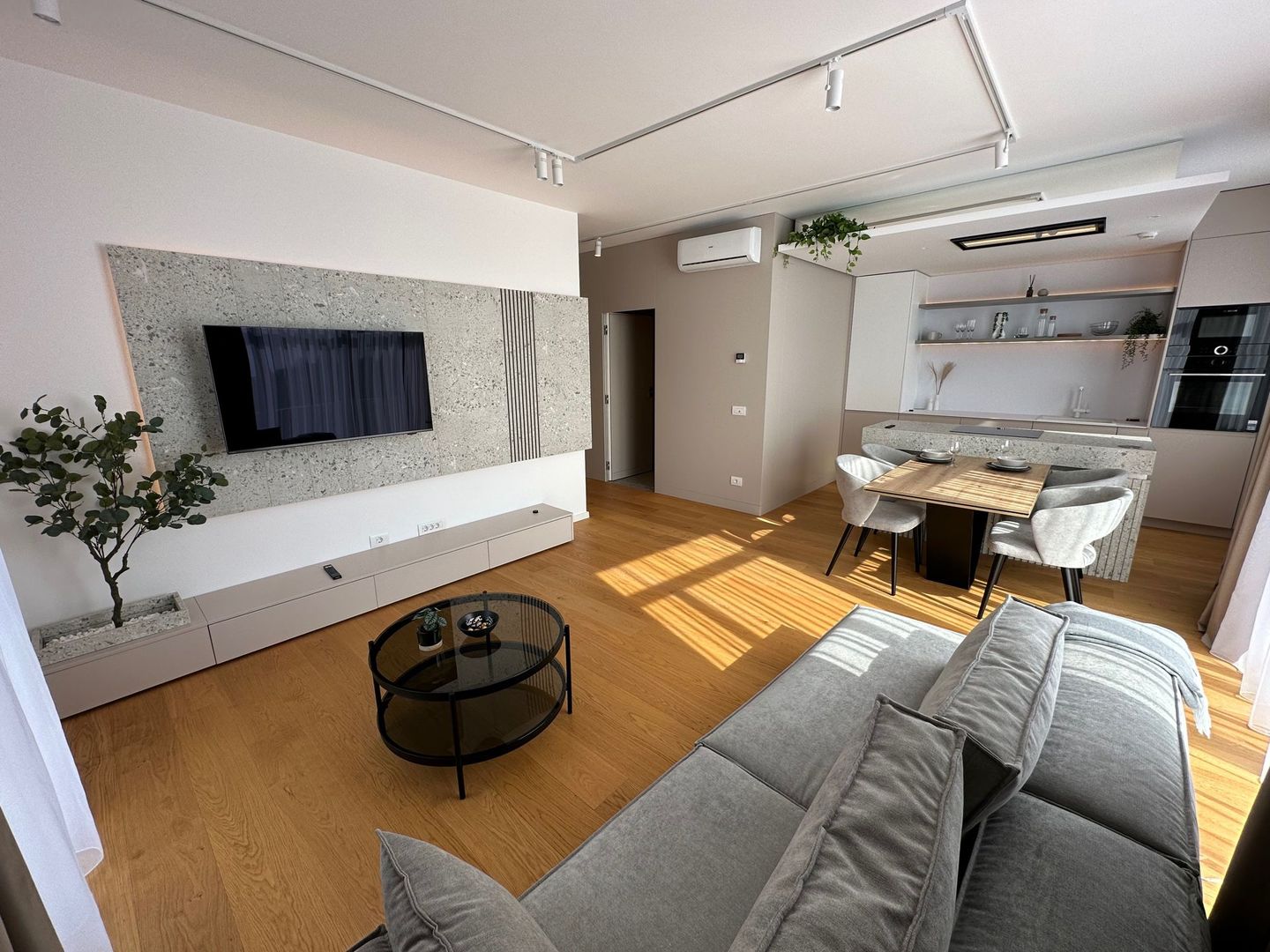 Apartament 3 camere -ISHO - Poză 1