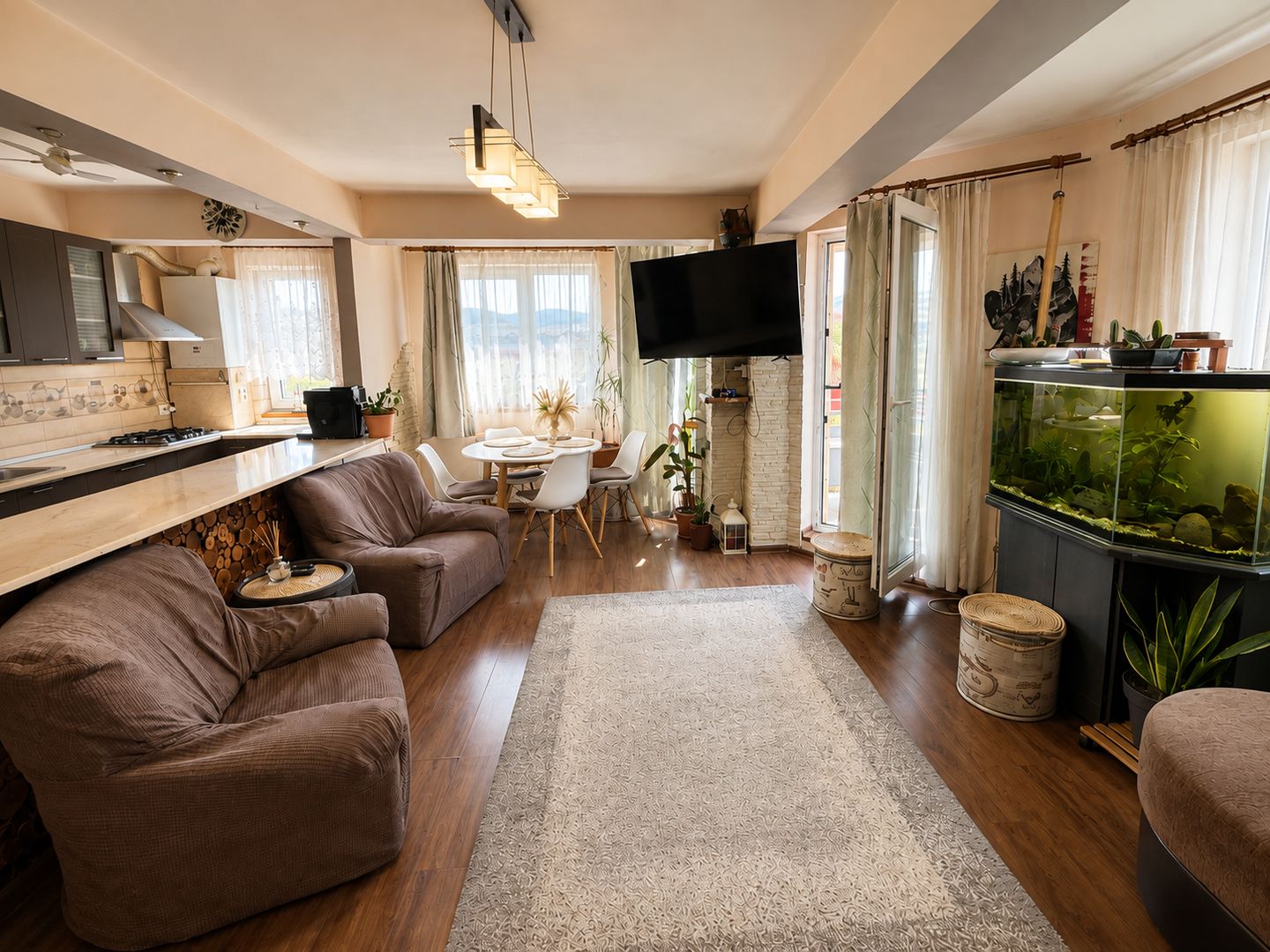 Apartament 2 camere cu 2 balcoane si parcare subterana, Str. Eroilor - Poză 2