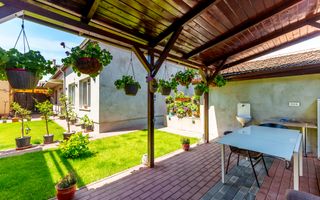 Apartament cu 3 camere la curte comună în Grădiște - Poză 19