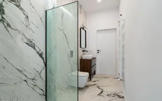 Iancu Nicolae - Vila high-end pe malul lacului, Gradina cu Ponton - Poză 24