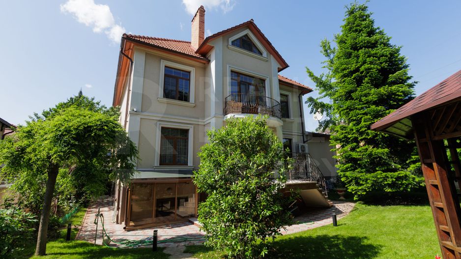 Vânzare, casă 3 nivele, stradela  5 Pomicultorului, Codru - Poză 2