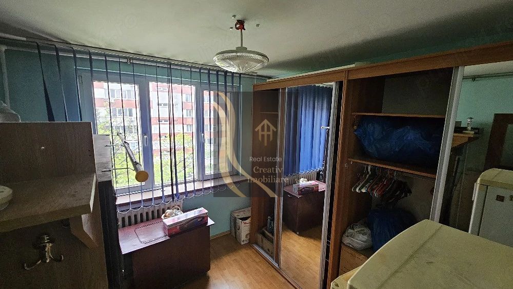 Vând apartament cu 3 camere, 4 4, Antiaeriană - Poză 1