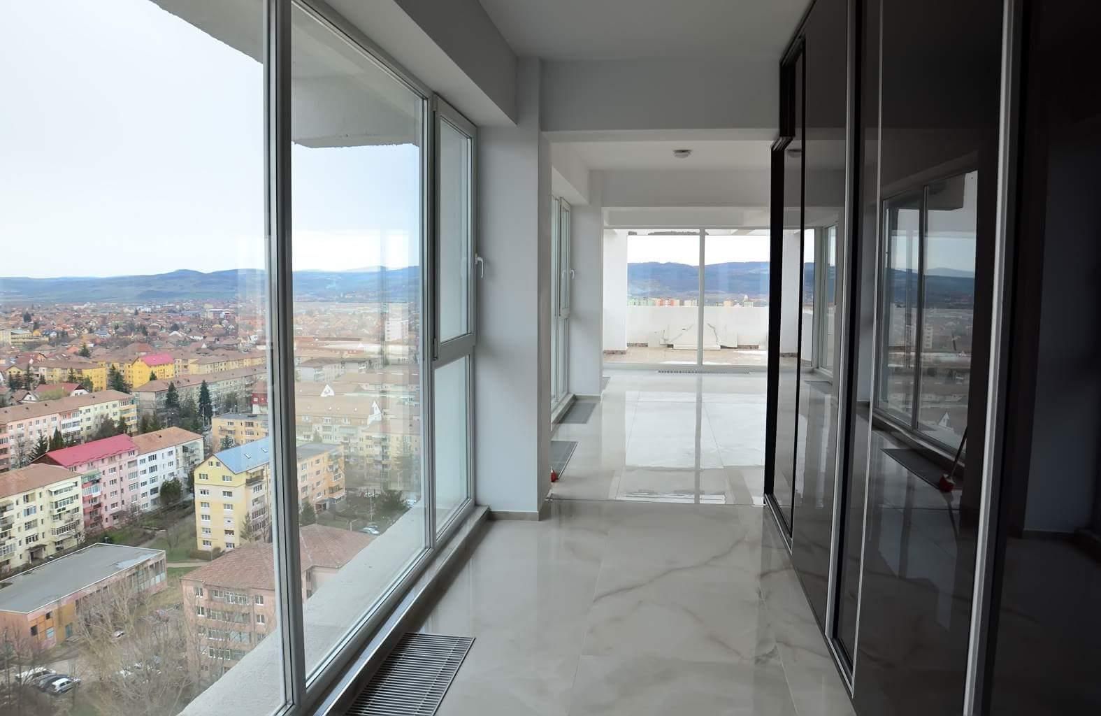Penthouse la cheie in Sibiu, 3 camere,  priveliste panoramica - Poză 14