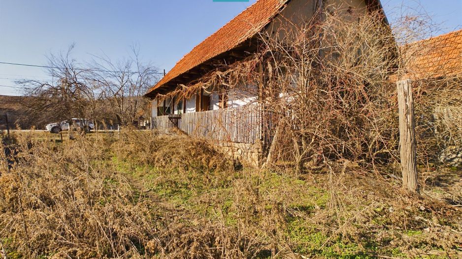 Casă rustică de vânzare în Tauț - Poză 10