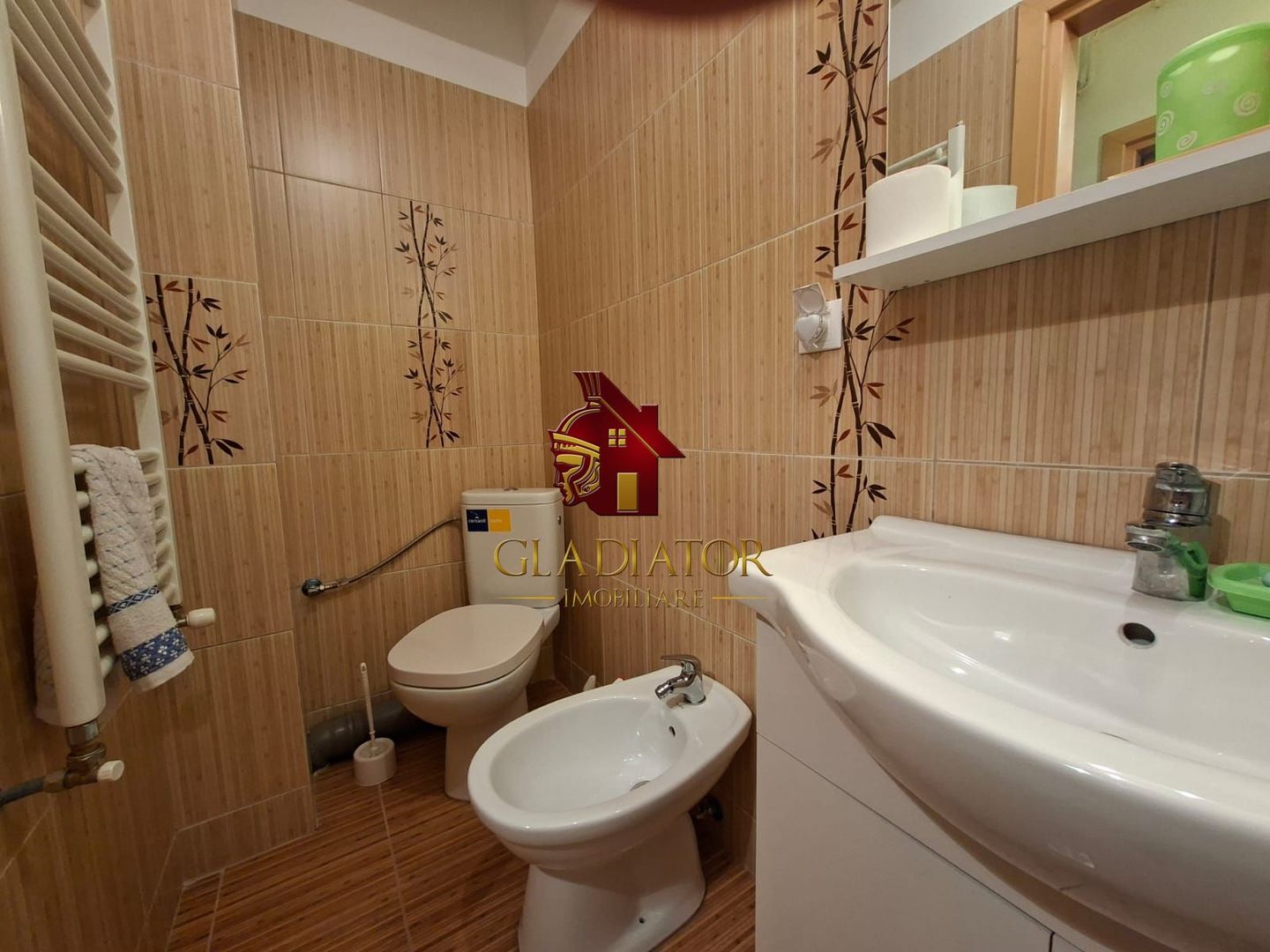 Cartier Visoianu ETAJ 1, bloc 2015, parcare, loc de joaca, statie BUS - Poză 5