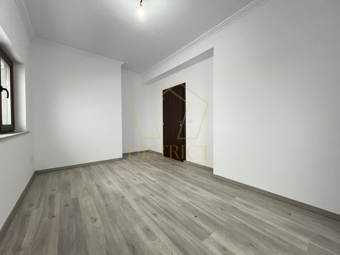 Duplex cu 5 camere, bucatarie inchisa, la cheie | Giarmata - Poză 2