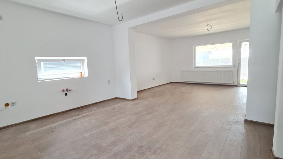 Casa finalizata intabulata in Cartier Izvor Tarlungeni Brasov - Poză 1