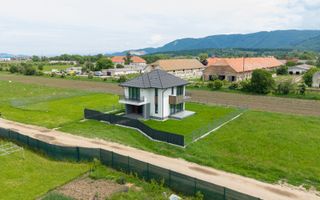 Casa individuala 4 camere, teren de 596 mp, partial mobilata, Cristian - Poză 26