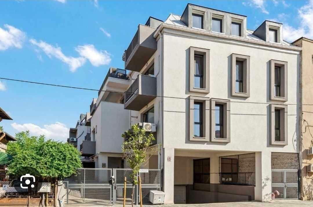 Unic! Apartament 5 camera si curte de 210 mp, central - Poză 1