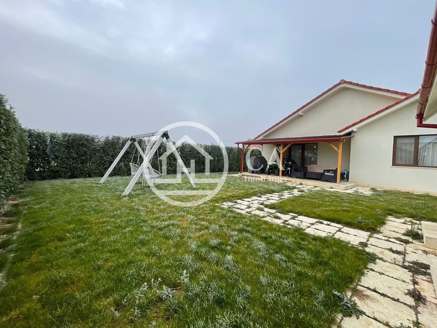 Casă de închiriat cu 4 camere în Santandrei, Oradea. - Poză 2