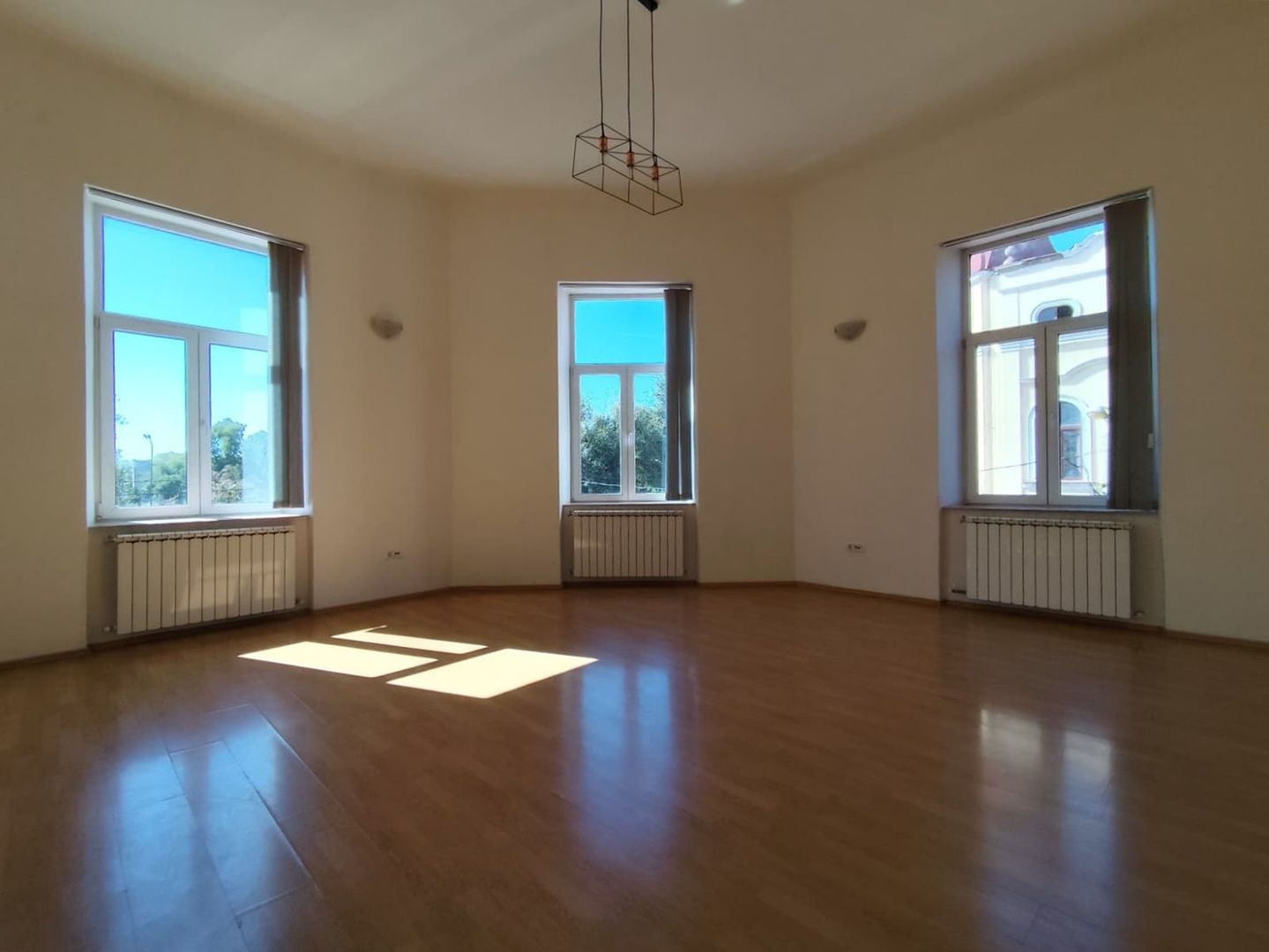 Apartament de vanzare situat ultracentral, langa Lic. E. Gojdu, Oradea - Poză 6