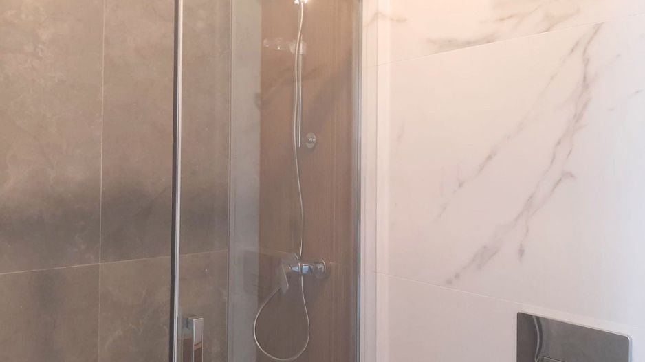 Un Apartament Pentru O Viață Bună  Coresi  2025 - Poză 23
