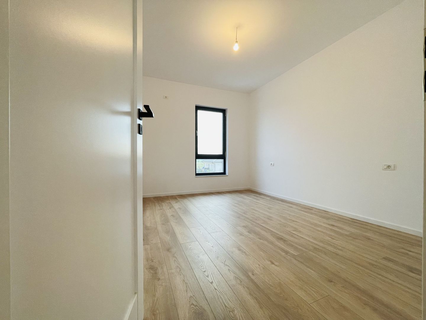 Duplex Ultramodern, impecabil executat | 4 dormitoare & 2 terase - Poză 37