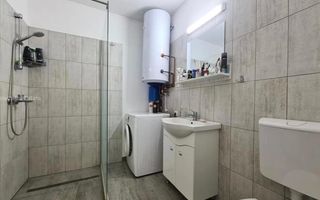 Casa renovata in Fantanele - Poză 12