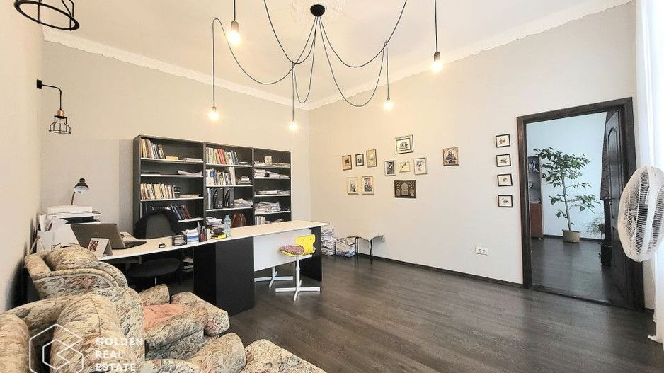 Apartament pretabil pentru birouri sau locuinta de familie - Poză 1