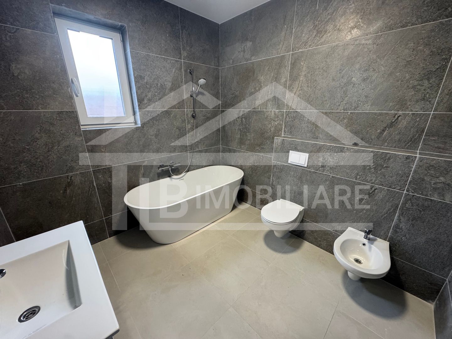 Casa cu 4 camere, 110 mp, Zona Unirii - Poză 12