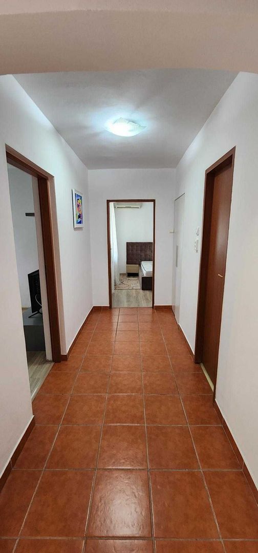 Inchiriez apartament 2 camere Iancului, bloc reabilitat, an constructie 1980, etaj 9 din 10, loc de parcare, - Poză 3