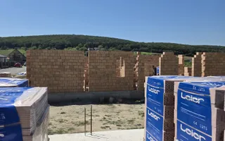 Case noi deosebite la cheie pe un nivel Livezeni 119 mp teren 650 mp - Poză 11