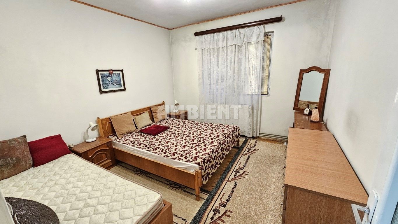 Apartament 4 camere, etaj 1, zona DONICI; - Poză 2