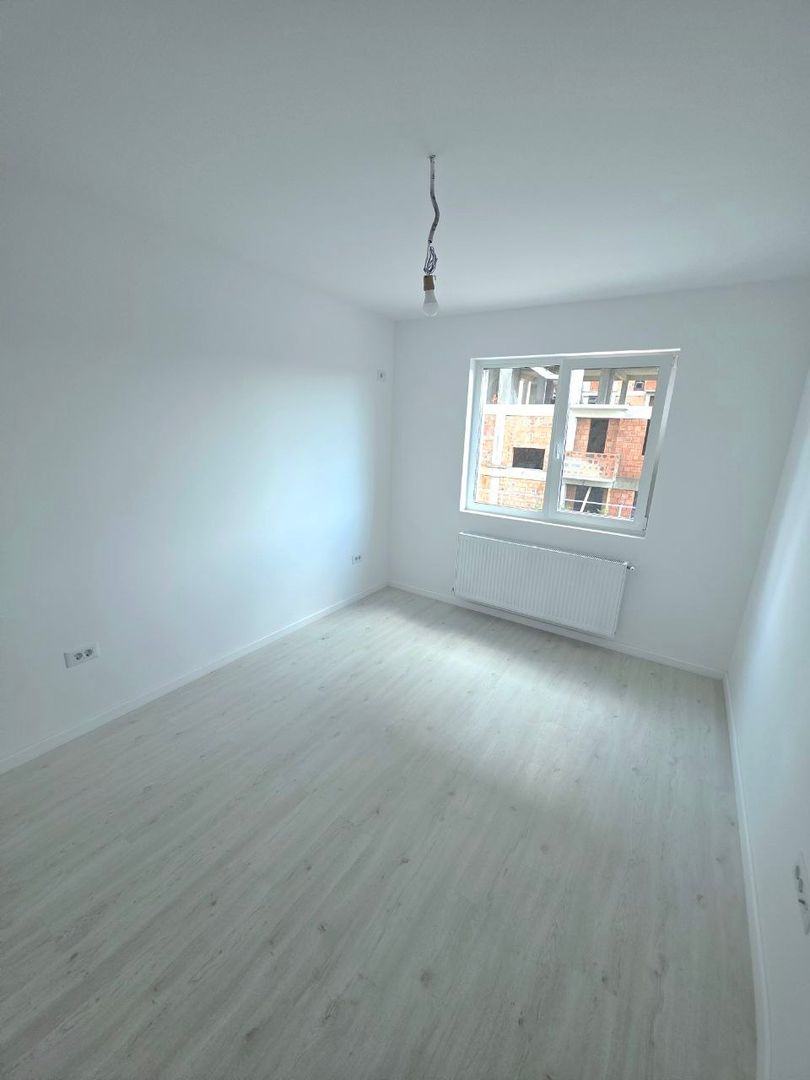 Apartament cu 3 camere în București, România - Poză 2