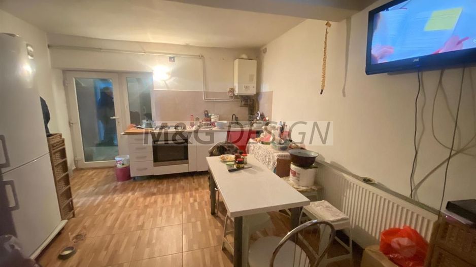 casa cu 2 apartamente Ianova 120mp centrala amenajata - Poză 18