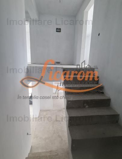 Vila Stupini P+E, 5 camere,curte,acces auto.(Parte Duplex) - Poză 2