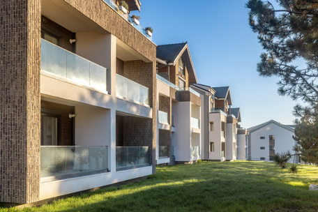 
    🌿 45% spații verzi – pentru aer curat, lumină și echilibru
  