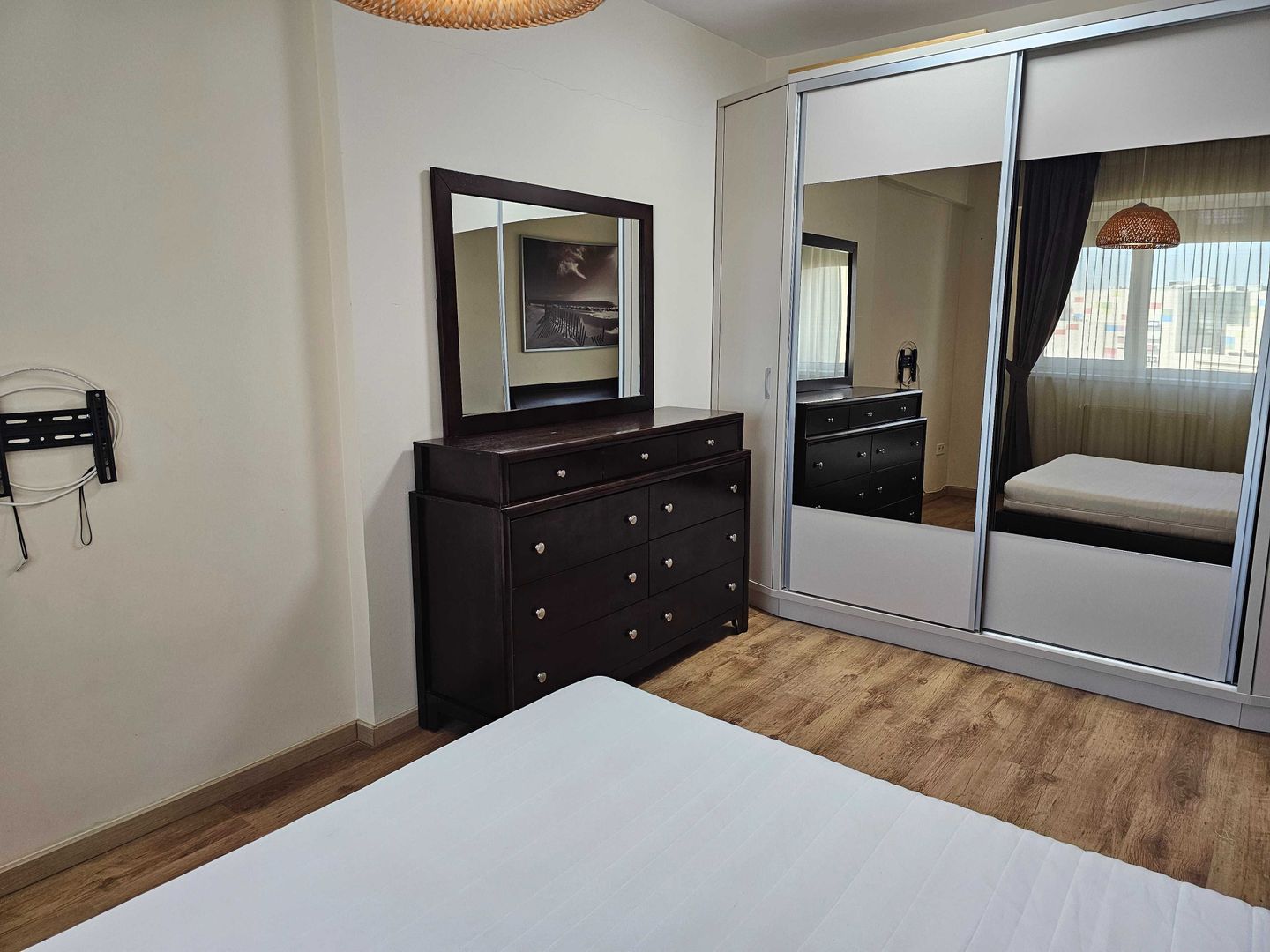 De vanzare apartament 3 camere Lujerului - Poză 2