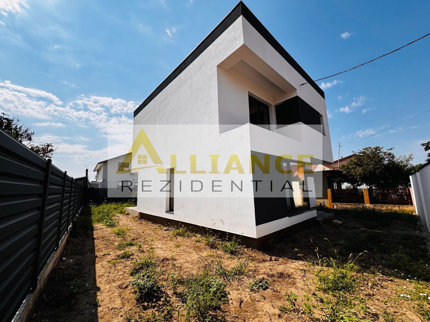 Casă modernă de vânzare – 4 camere, 350 mp teren - Poză 2