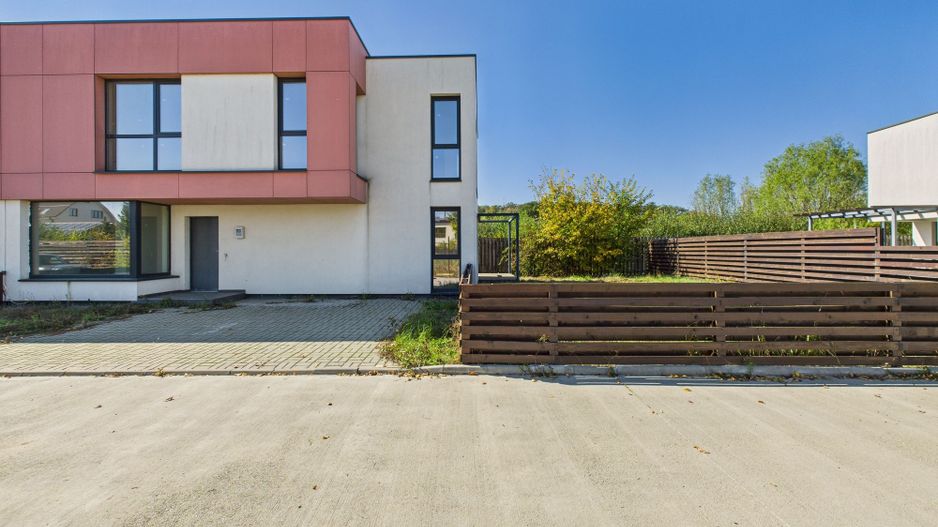 Casă modernă cu 3 dormitoare și curte spațioasă în Corbeanca - Poză 14