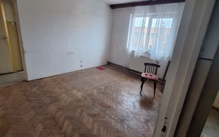 Apartament 2 camere, cartierul Florilor - NECESITĂ RENOVARE - Poză 1