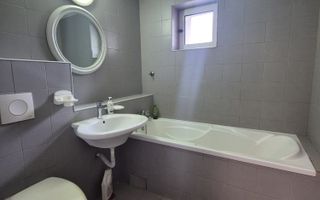 Inchiriere Apartament 3 camere disponibil imediat Bld Decebal - Poză 11
