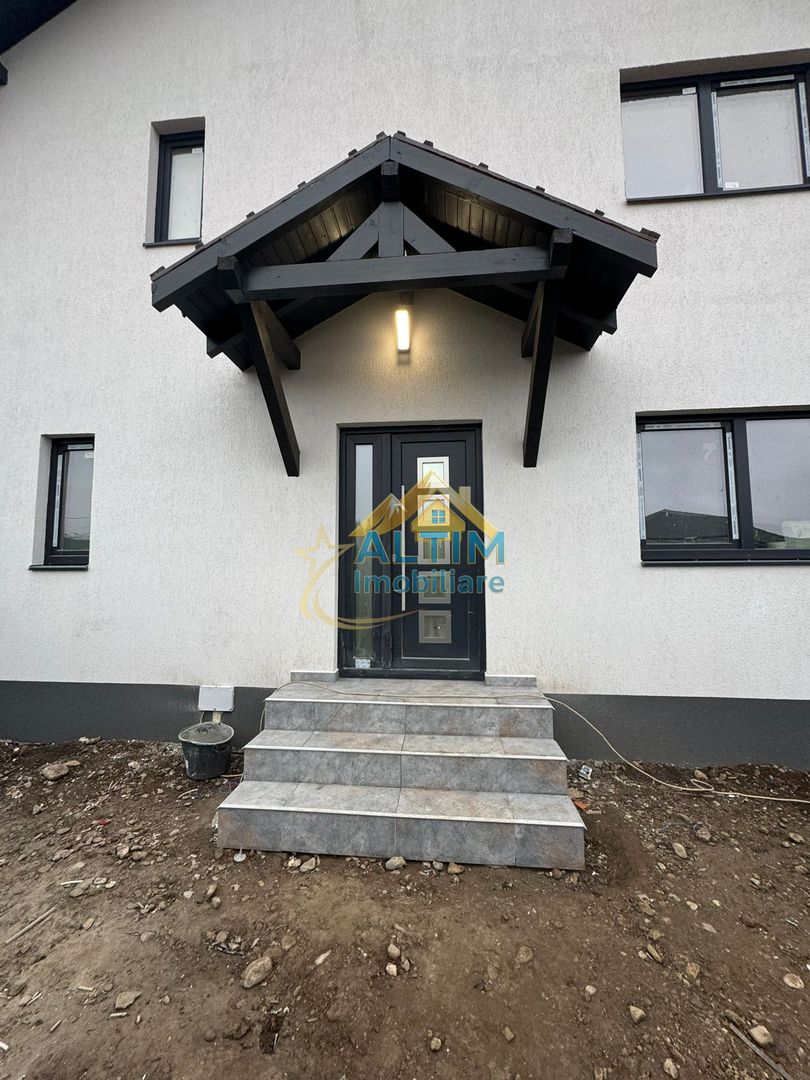 De vânzare - Casă cu 4 camere în cartier Izvor - Poză 2