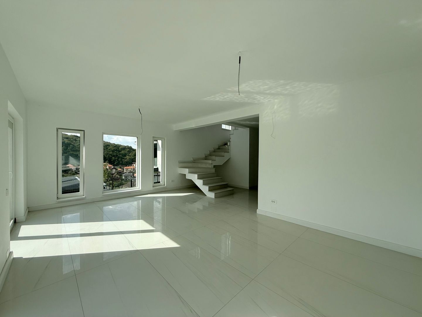 Casa individuala de vanzare - Zona Vivo / Floresti - Poză 3