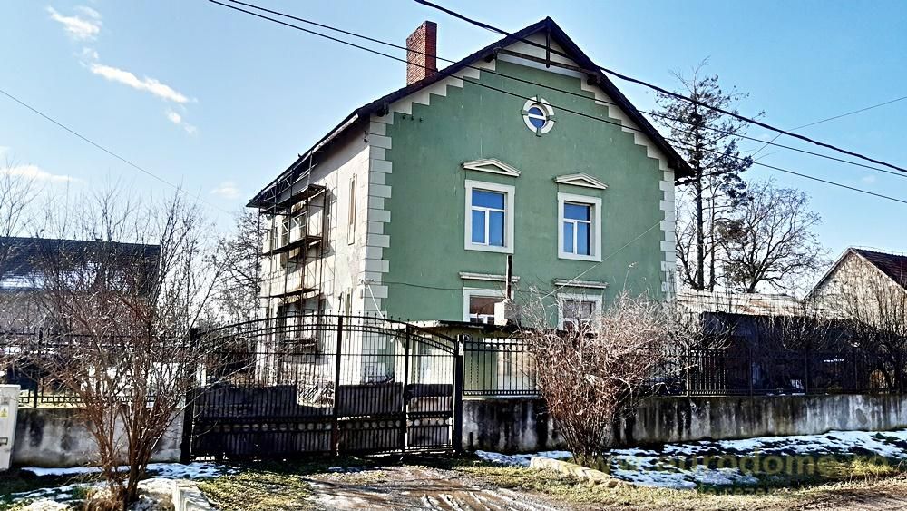 Casa, vechi conac, in com. Halchiu, la 15Km de Brasov - Euro Dome ...