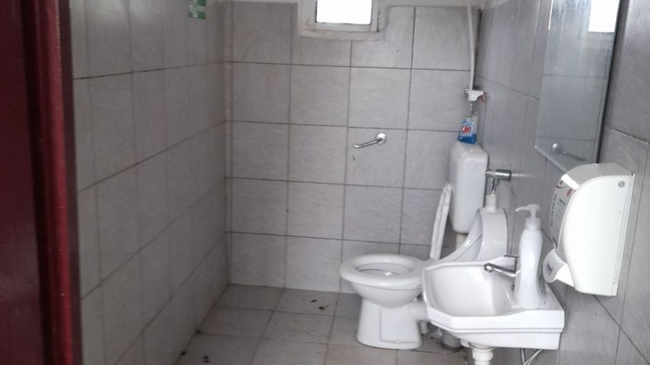 Vand casa cu grajd si teren in Satu Mare Com Craidorolot Jud Satu Mare 2 - Poză 4