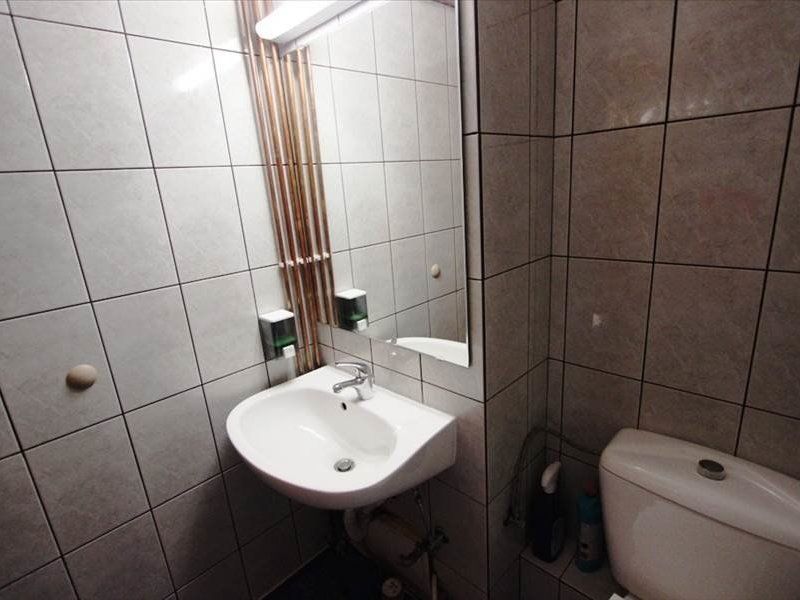 Spațiu parter cu destinație mixtă, zona fostă Lidia – 67 mp - Poză 11