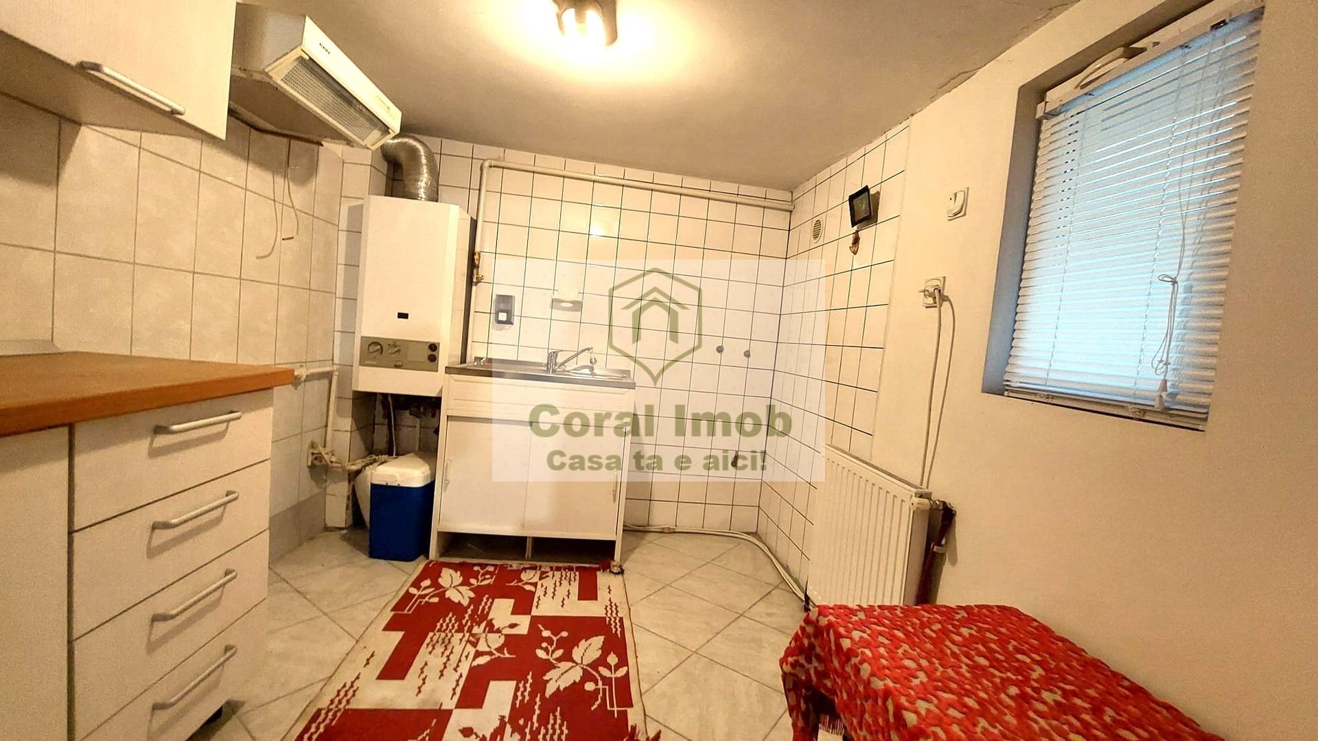 Vanzare casa 6 camere, 3 bai, 3 bucatarii, 2 centrale,  curte individu - Poză 12