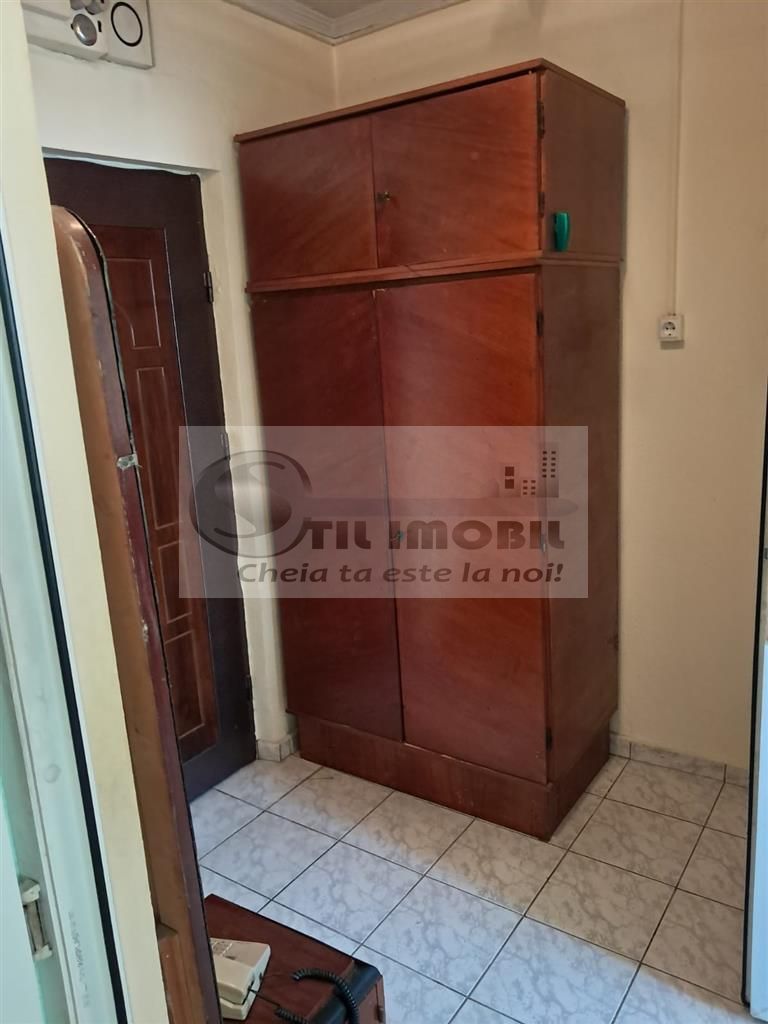 Apartament 2 camere Semidecomandat mobilat utilat zona Tatarasi Nord 85000 euro - Poză 13